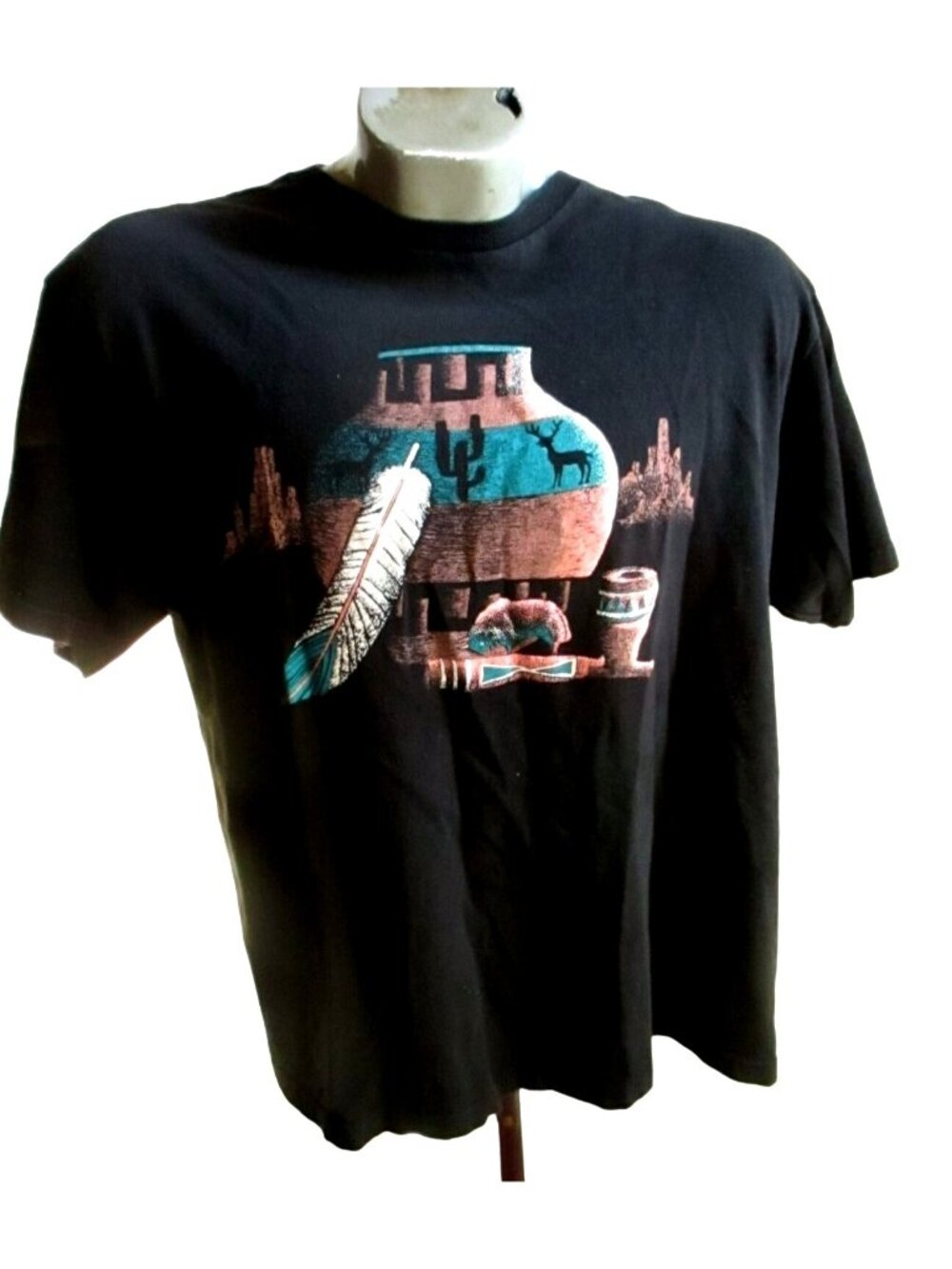 Large Vintage Southwestern T-Shirt Southwest Pottery Feather Print Mens L 1990's